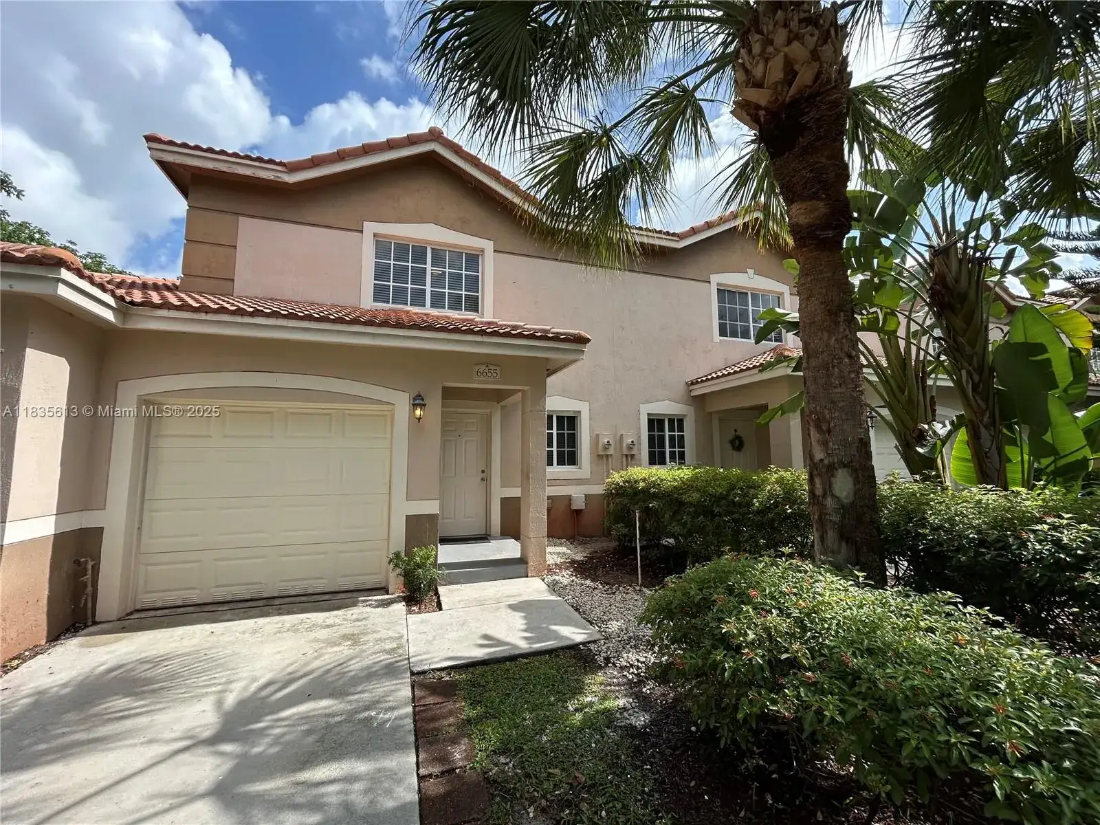 3 bedroom 2 bath Residential Lease for rent at 6655 Old Farm Trl, Boynton Beach FL 33437