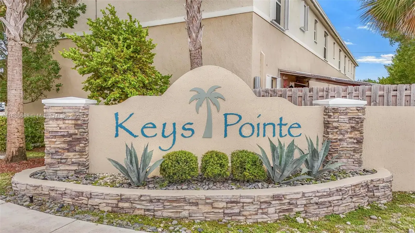 3 bedroom 3 bath Residential for sale at 475 NE 5th Ln, Florida City FL 33034