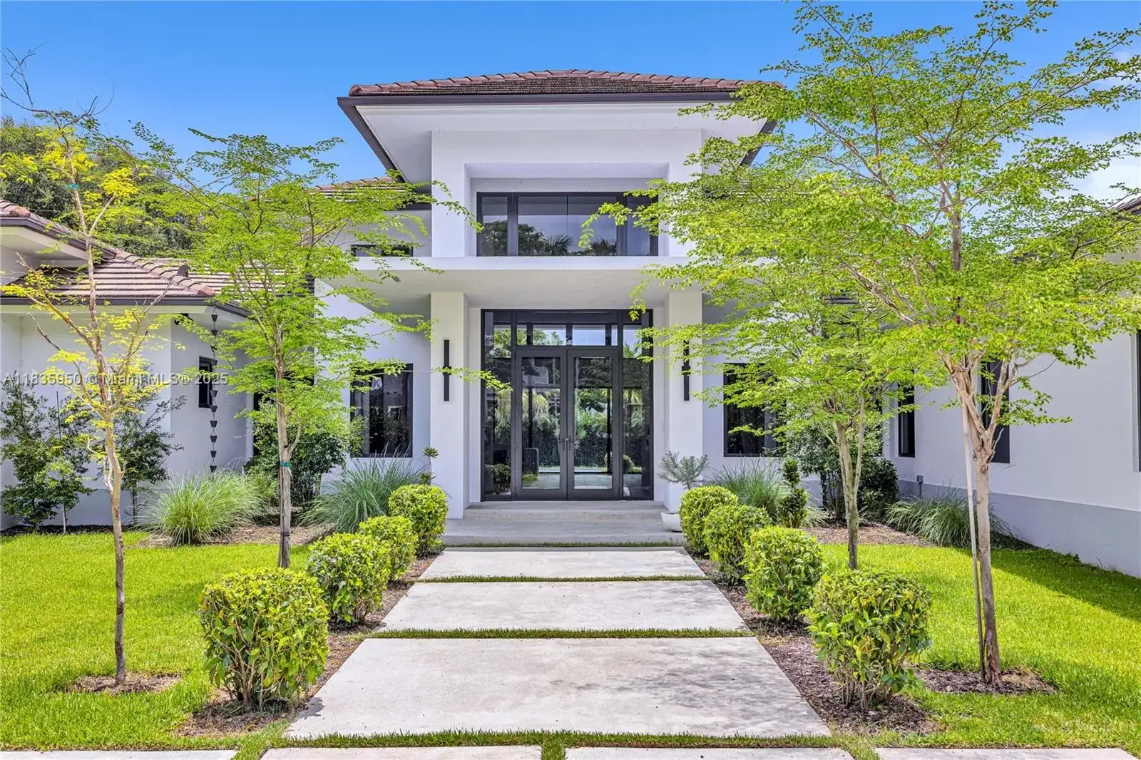 6 bedroom 6 bath Residential for sale at 7699 SW 118th St, Pinecrest FL 33156