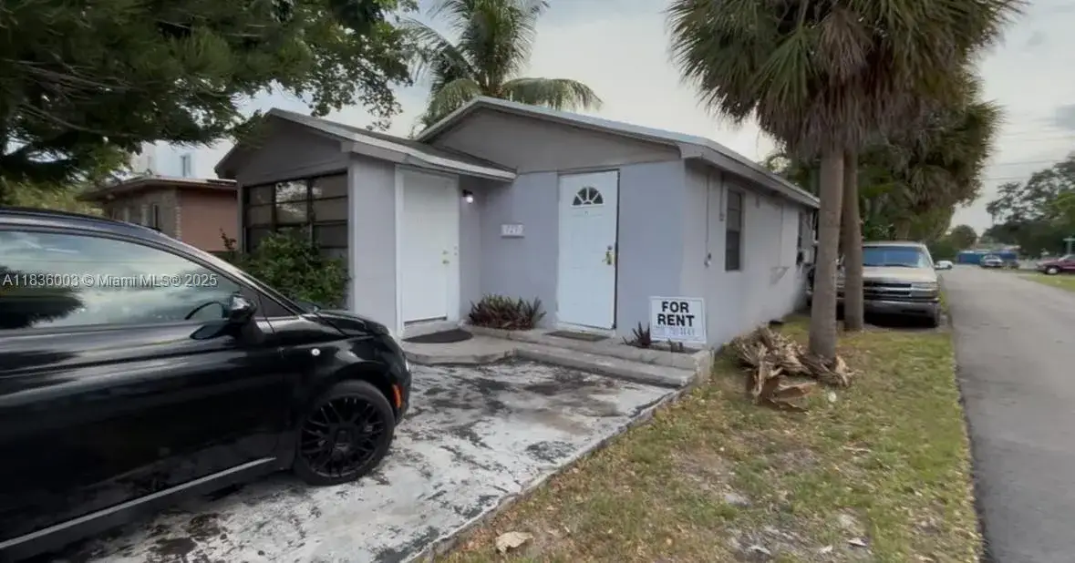 2 bedroom 1 bath Residential Lease for rent at 729 NW 19th Ave, Fort Lauderdale FL 33311