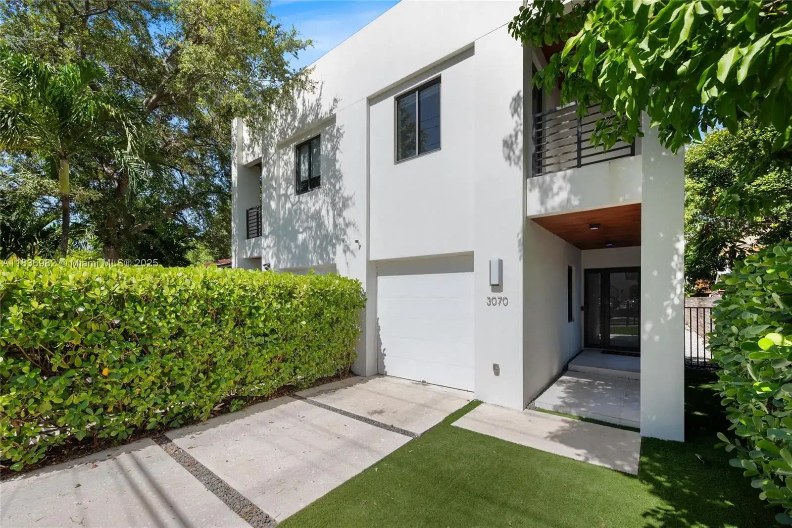 3 bedroom 4 bath Residential for sale at 3070 Elizabeth St, Coconut Grove FL 33133
