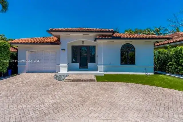 4 bedroom 2 bath Residential Lease for rent at 1543 Bird Rd, Coral Gables FL 33146