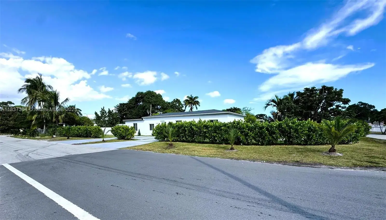 4 bedroom 3 bath Residential for sale at 14801 NW 5th Ave, Miami FL 33168