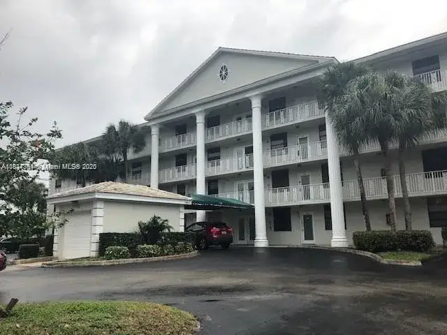 2 bedroom 2 bath Residential Lease for rent at 1715 Whitehall Dr # 405, Davie FL 33324