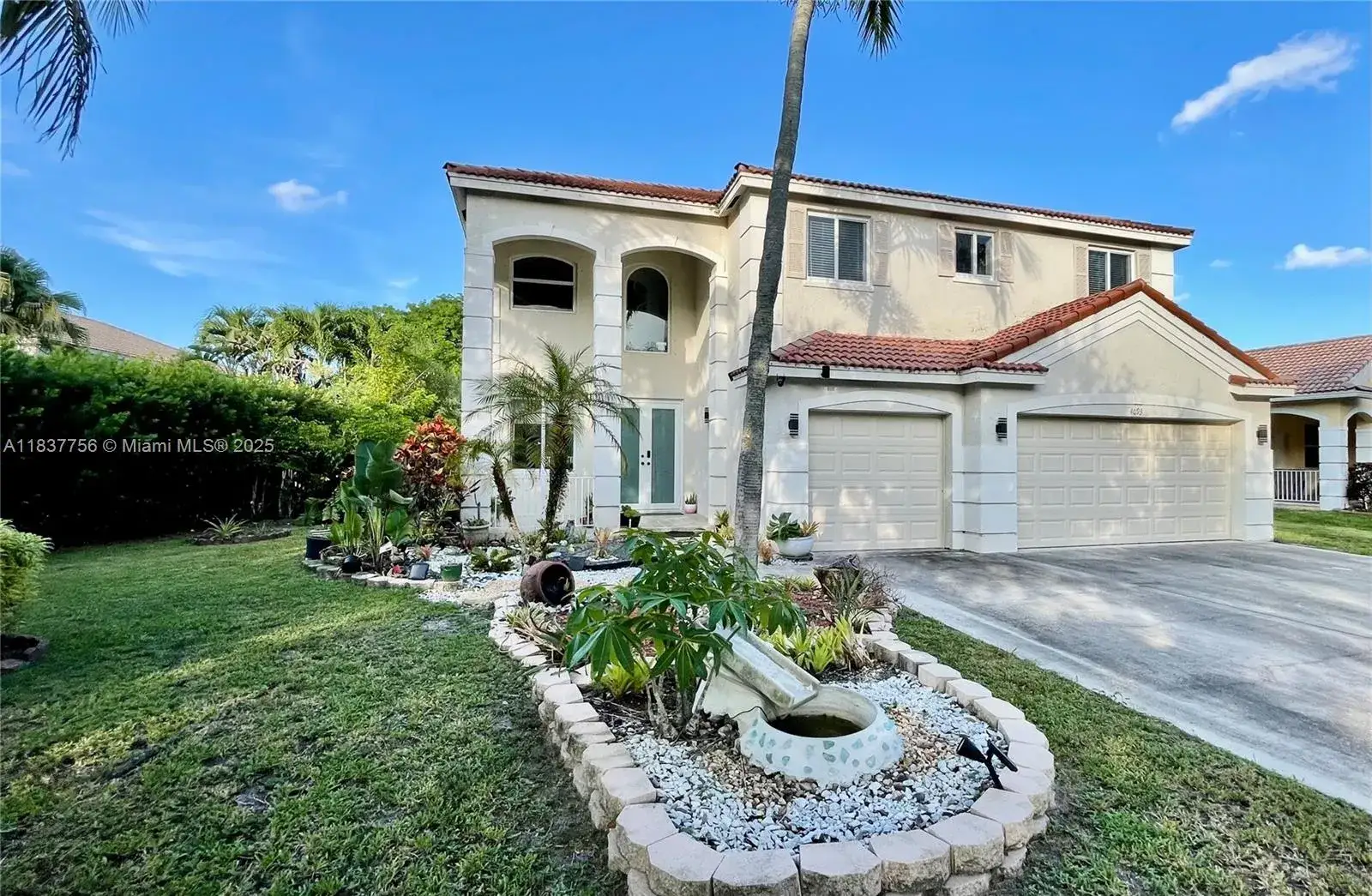 6 bedroom 4 bath Residential Lease for rent at 4093 Staghorn Ln, Weston FL 33331