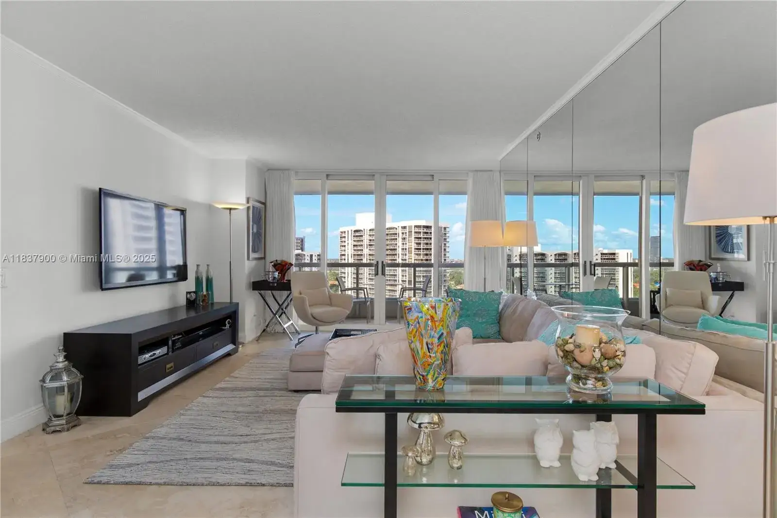 2 bedroom 2 bath Residential for sale at 21055 Yacht Club Dr # 1504, Aventura FL 33180