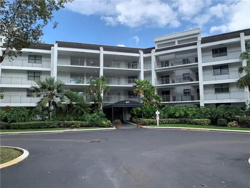 3 bedroom 2 bath Residential Lease for rent at 16171 Blatt Blvd # 413, Weston FL 33326