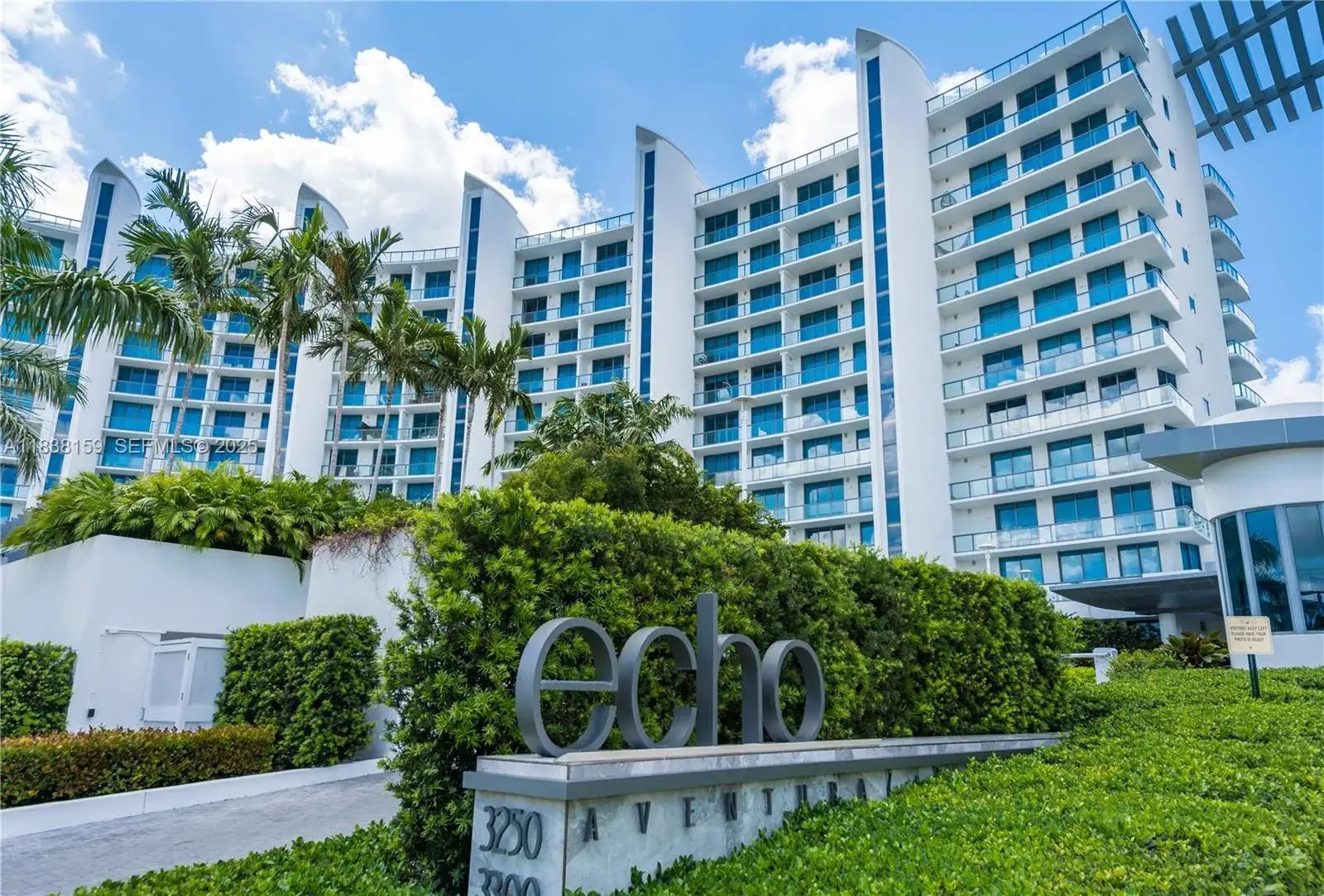 2 bedroom 2 bath Residential for sale at 3250 NE 188th St # 601, Aventura FL 33180