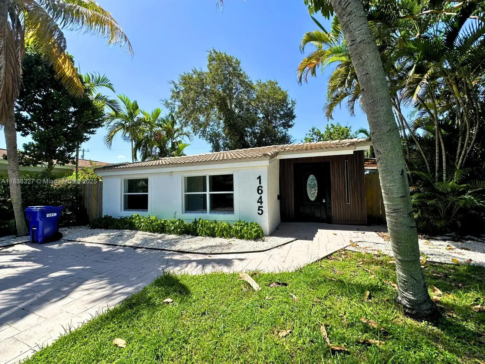 4 bedroom 3 bath Residential for sale at 1645 NE 175th St, North Miami Beach FL 33162