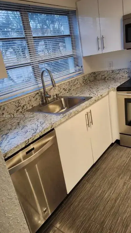 2 bedroom 2 bath Residential for sale at 2501 NW 41st Ave # 201, Lauderhill FL 33313