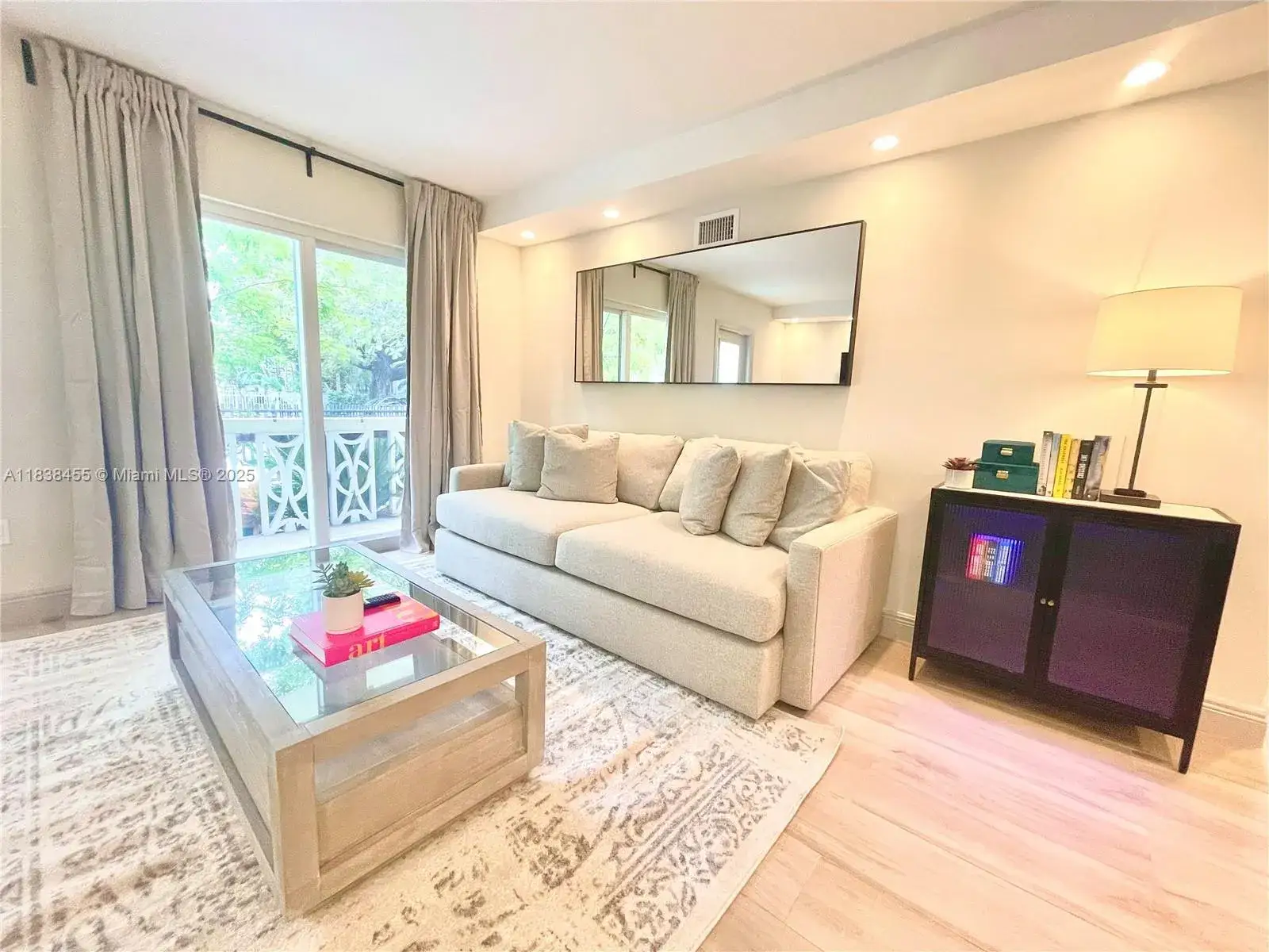1 bedroom 1 bath Residential for sale at 626 Meridian Ave # 1, Miami Beach FL 33139