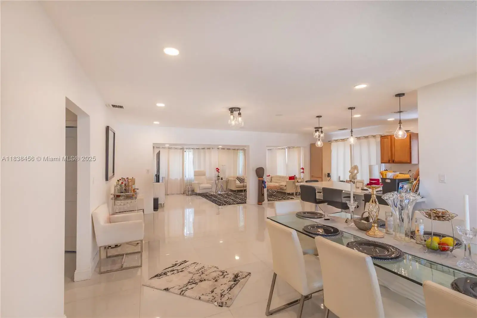 3 bedroom 2 bath Residential for sale at 2841 NW 9th Ave, Wilton Manors FL 33311