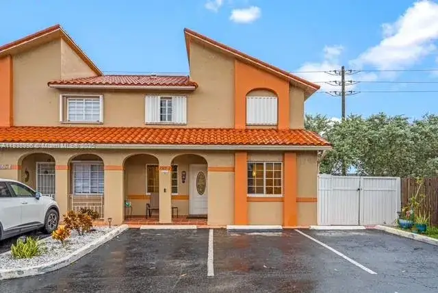 3 bedroom 2 bath Residential for sale at 2385 W 69th St # B, Hialeah FL 33016