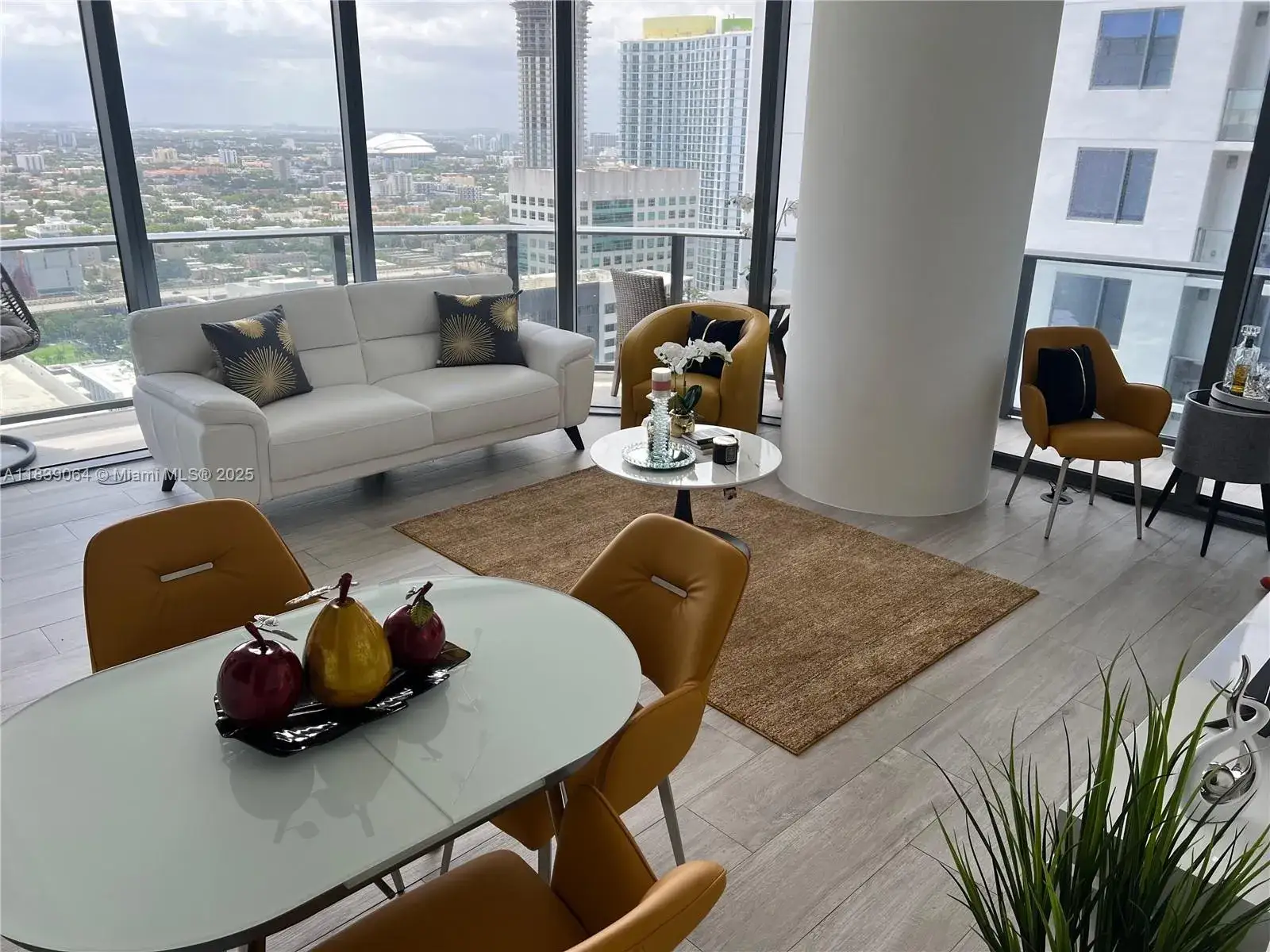 2 bedroom 2 bath Residential for sale at 55 SW 9th St # 3308, Miami FL 33130