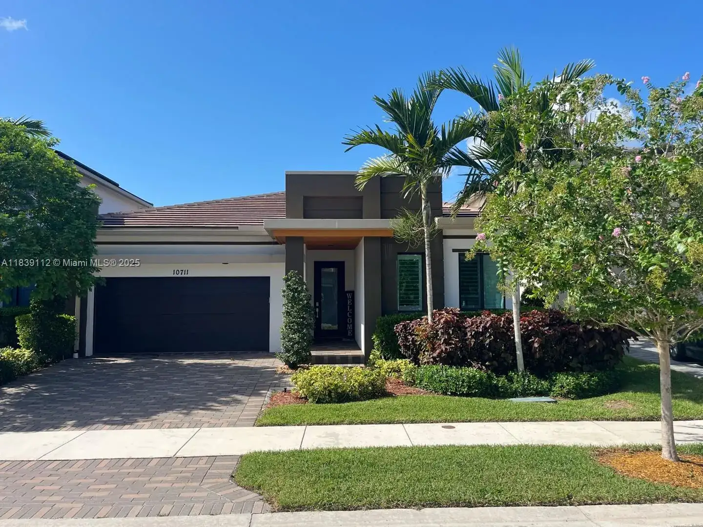 4 bedroom 3 bath Residential Lease for rent at 10711 Aqua Ct, Parkland FL 33076