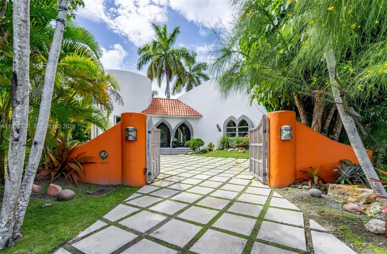 3 bedroom 2 bath Residential for sale at 6867 SW 62nd Ter, South Miami FL 33143