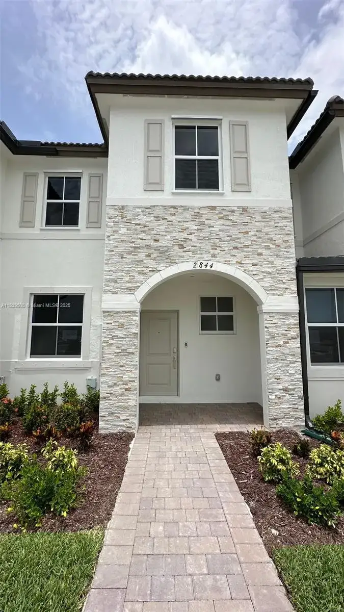 3 bedroom 2 bath Residential for sale at 2844 SE 26th Ter, Homestead FL 33035