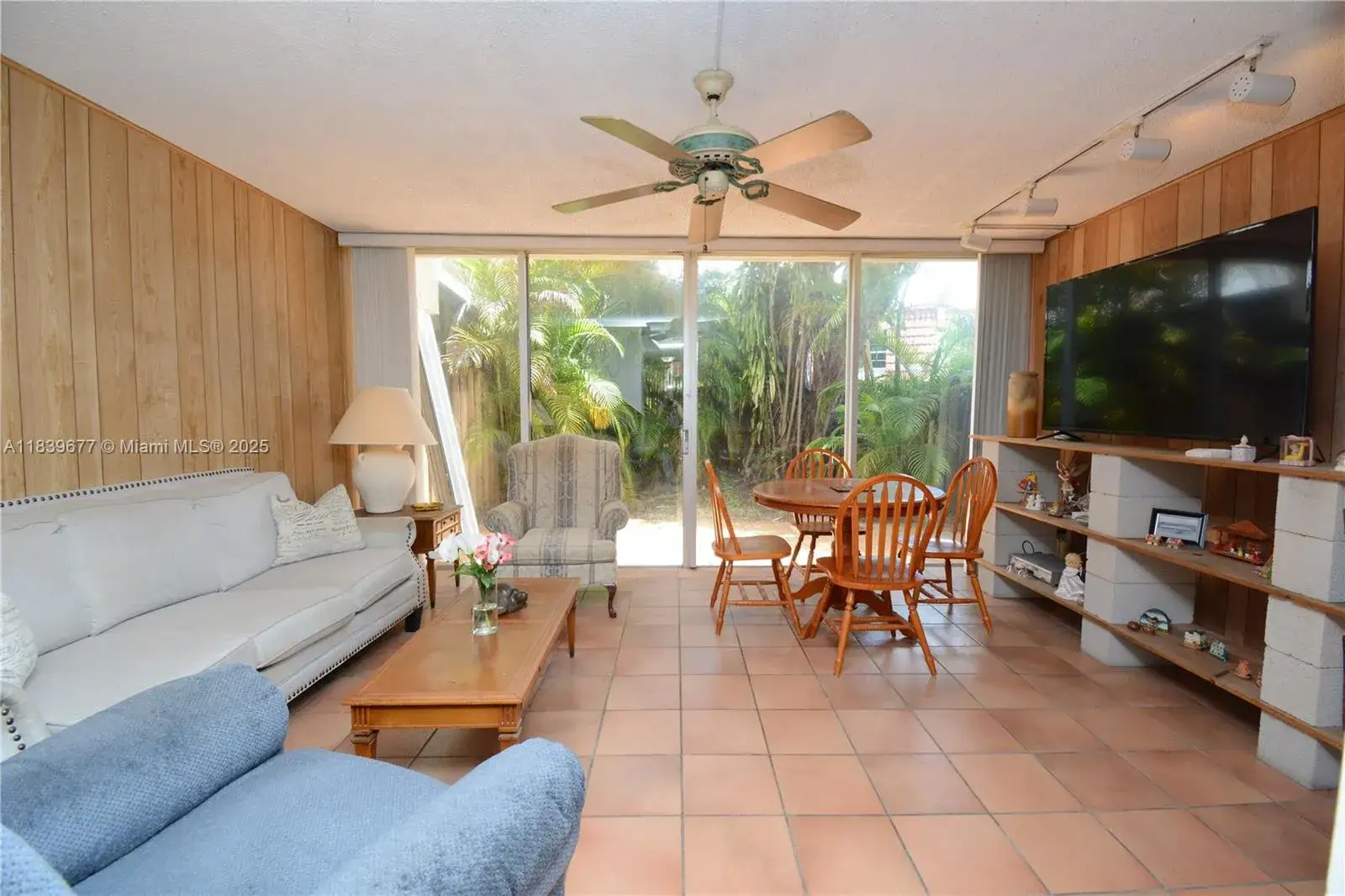 3 bedroom 2 bath Residential for sale at 13935 SW 84th St # 905, Miami FL 33183