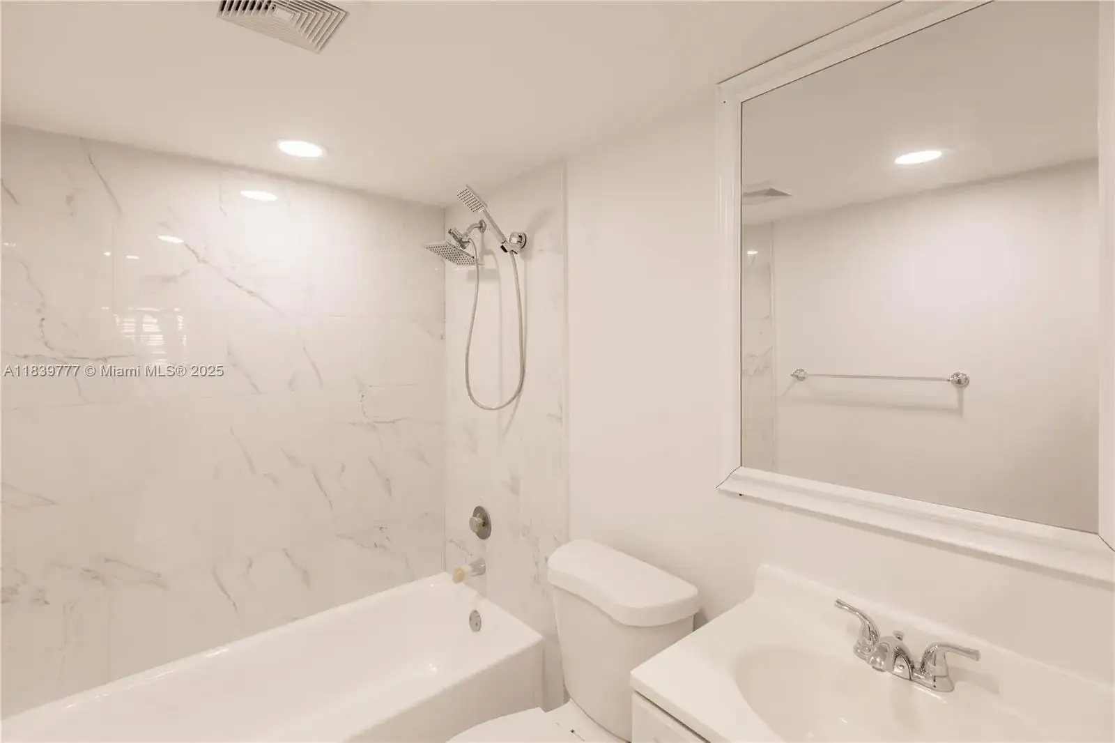 2 bedroom 2 bath Residential for sale at 4152 Inverrary Dr # 103, Lauderhill FL 33319