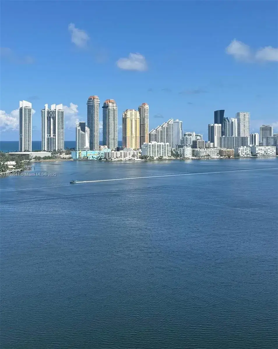 2 bedroom 2 bath Residential for sale at 3530 Mystic Pointe Dr # 2014, Aventura FL 33180