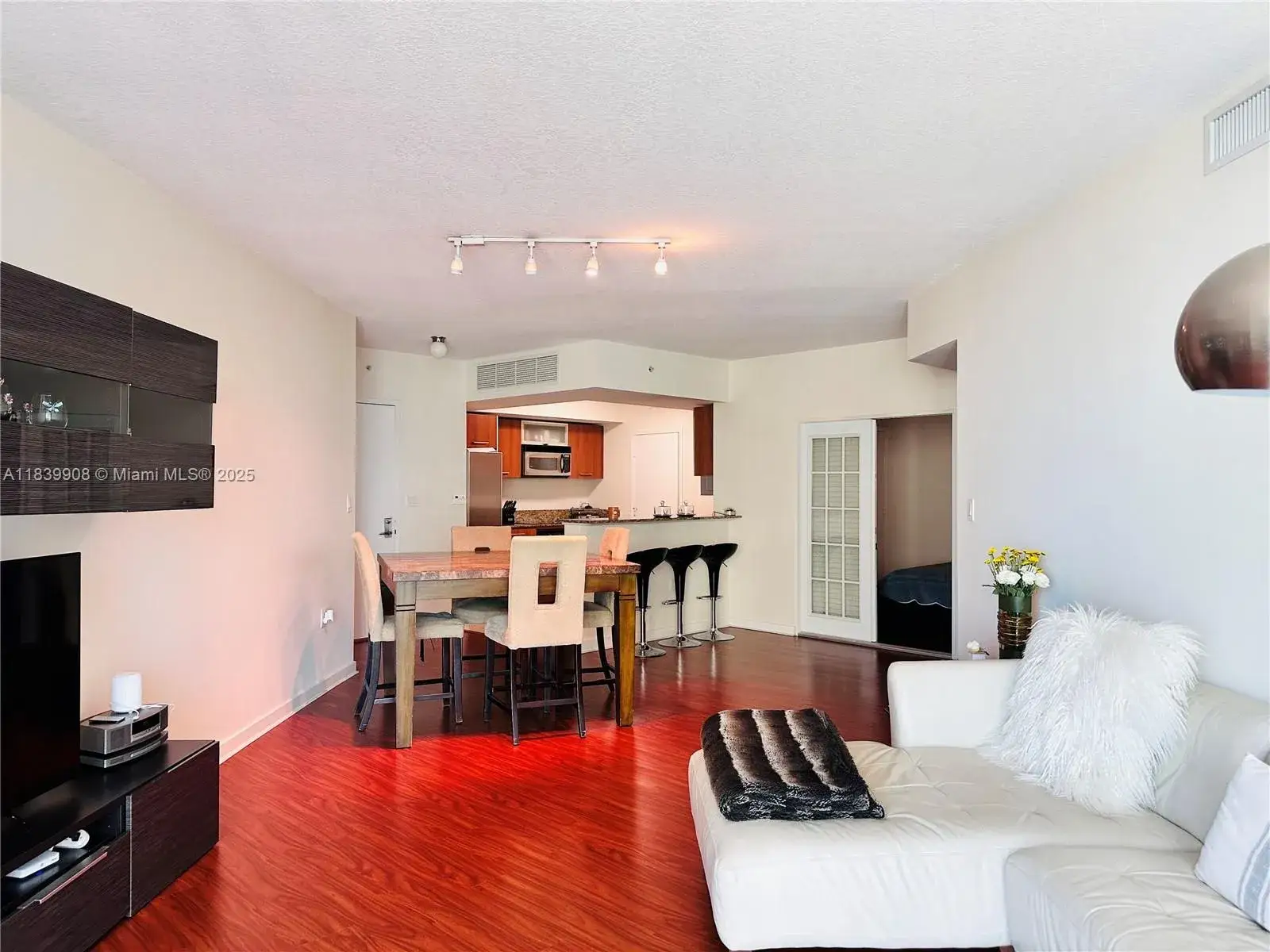 2 bedroom 2 bath Residential Lease for rent at 9066 SW 73rd Ct # 1409, Miami FL 33156