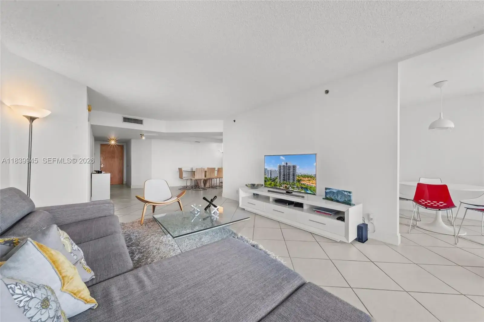 2 bedroom 2 bath Residential for sale at 3598 Yacht Club Dr, Aventura FL 33180