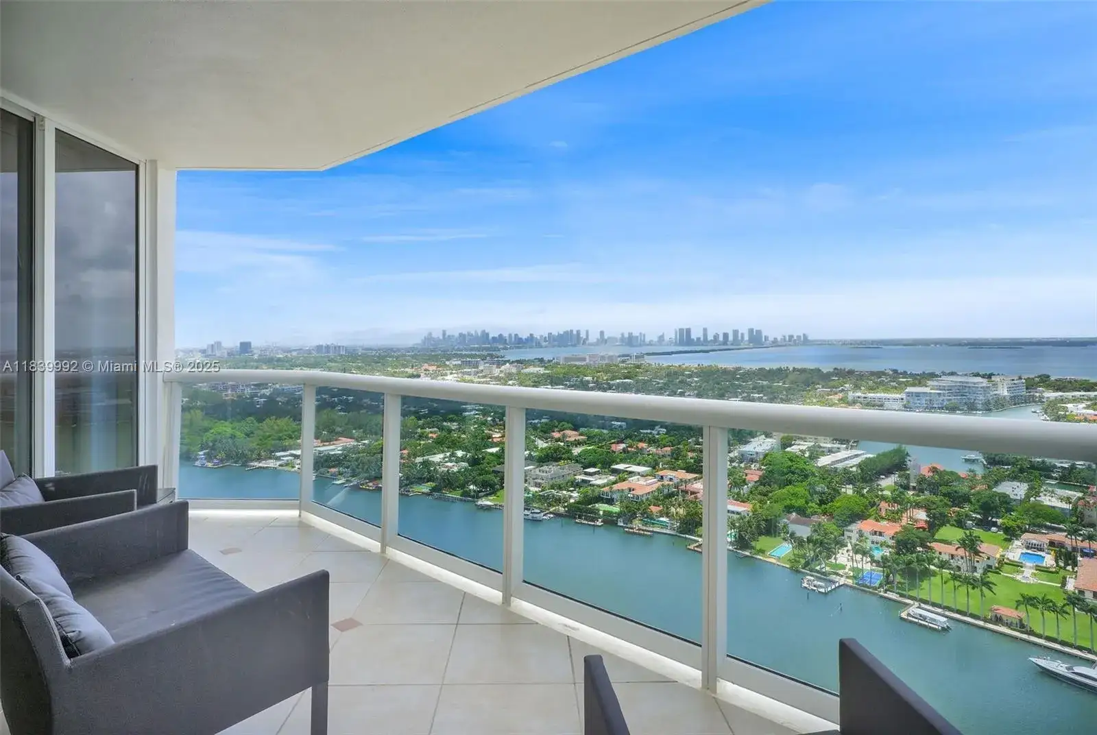 1 bedroom 2 bath Residential Lease for rent at 4779 Collins Ave # 3406, Miami Beach FL 33140