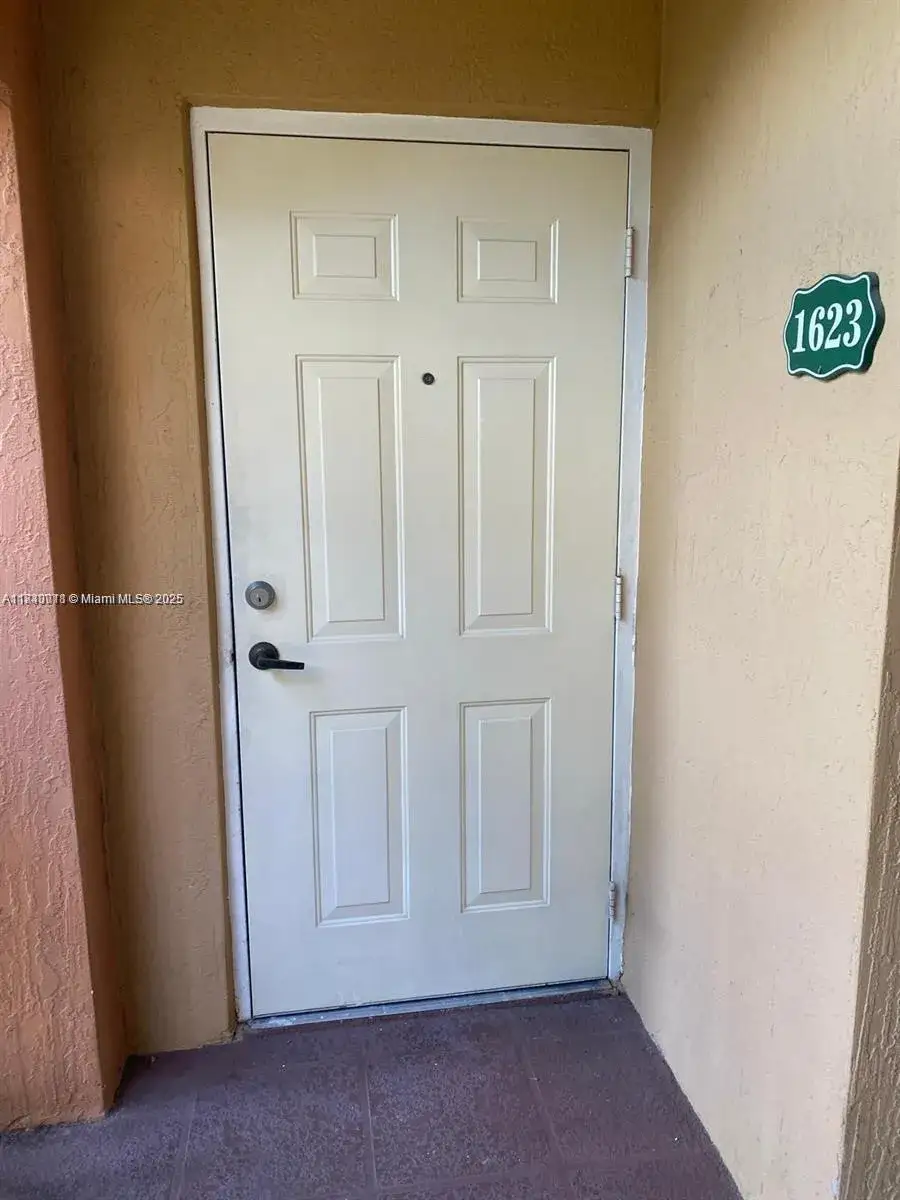2 bedroom 2 bath Residential Lease for rent at 6520 NW 114th Ave # 1623, Doral FL 33178