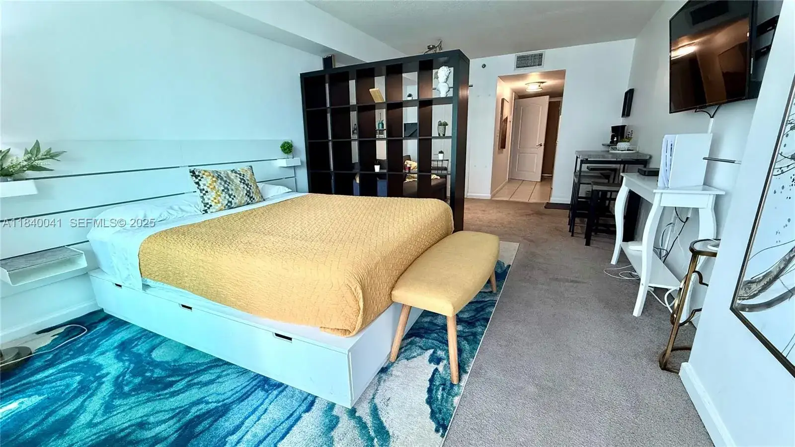 1 bath Residential for sale at 1200 Brickell Bay Dr # 2216, Miami FL 33131