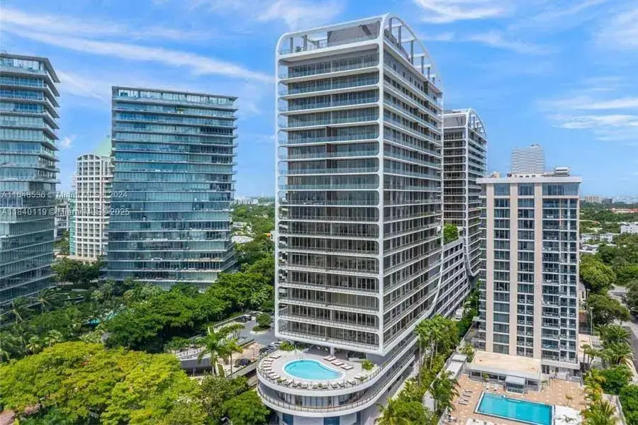 2 bedroom 2 bath Residential for sale at 2678 Tigertail # 1603, Miami FL 33133