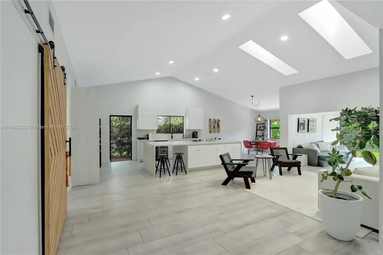3 bedroom 2 bath Residential for sale at 23273 Water Cir, Boca Raton FL 33486