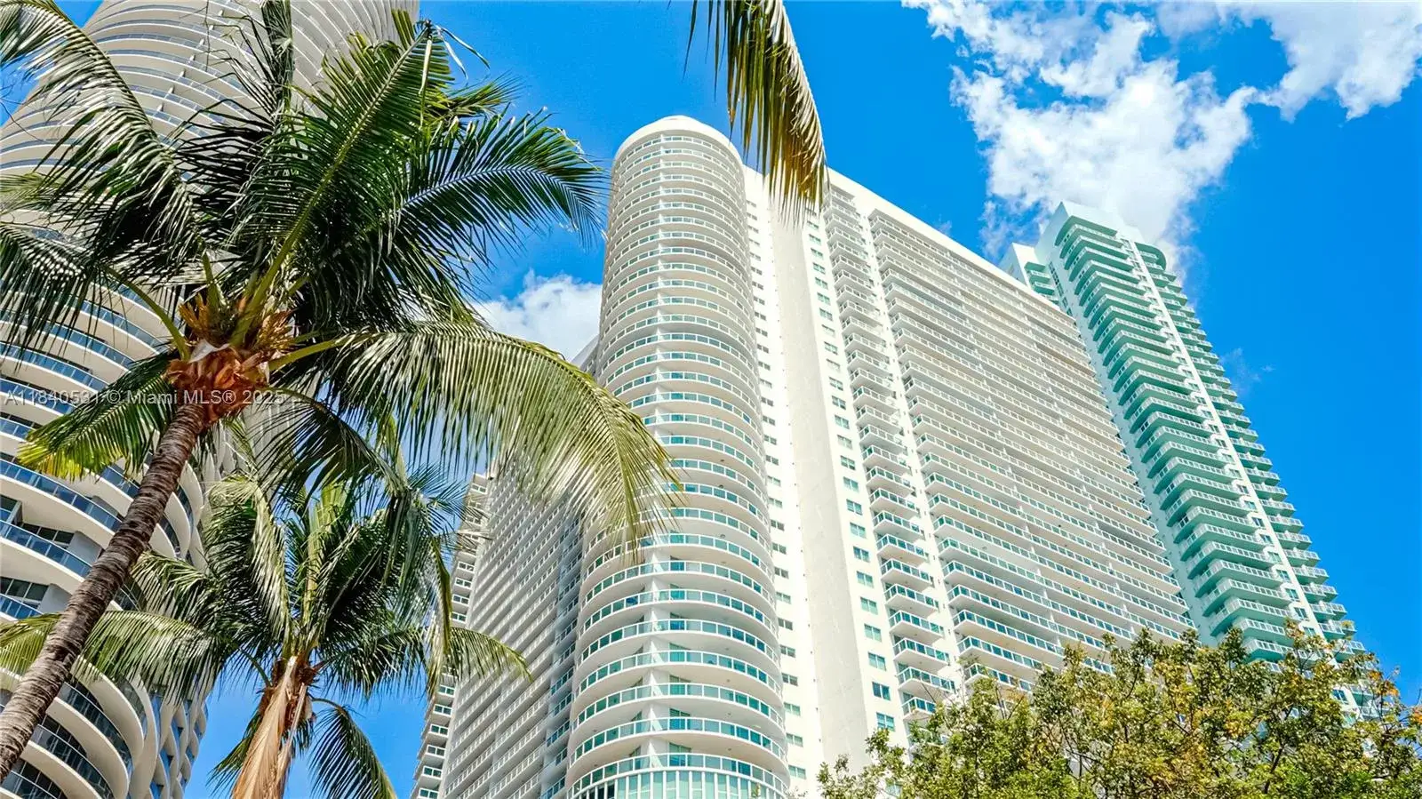 2 bedroom 2 bath Residential Lease for rent at 1800 N Bayshore Dr # 3414, Miami FL 33132
