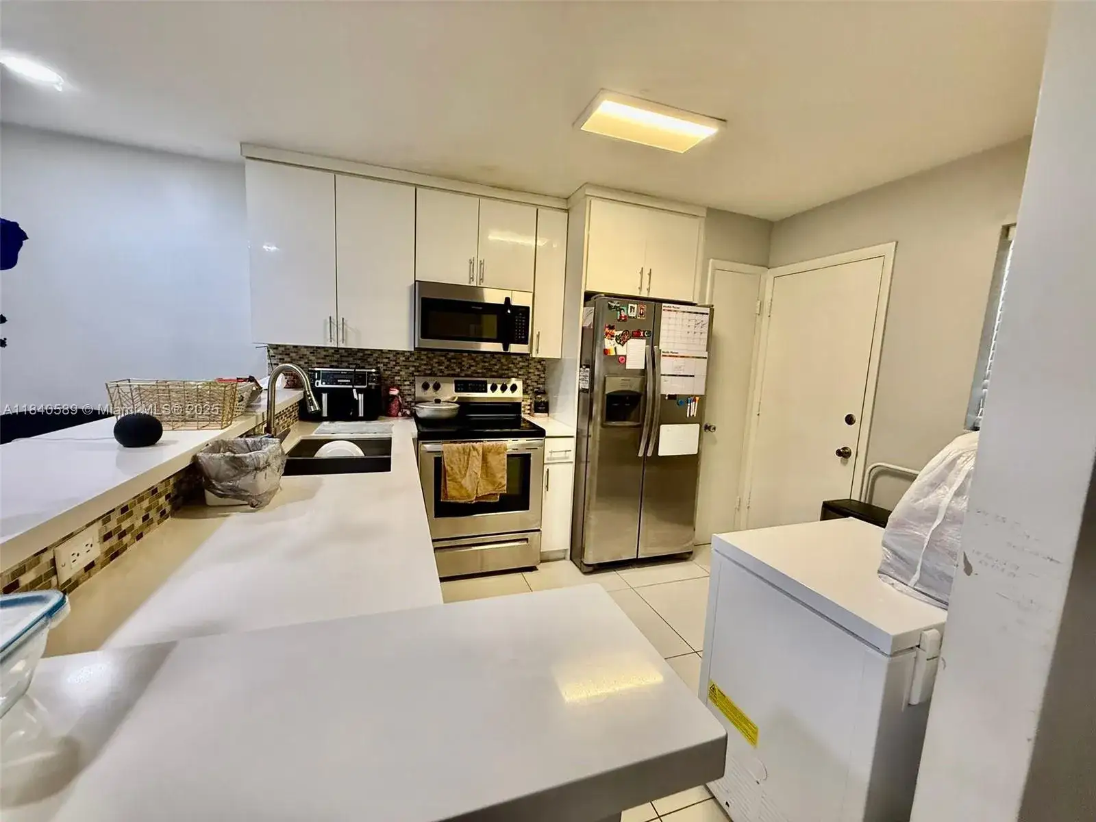 1 bedroom 1 bath Residential for sale at 1400 NE 191st St # 323, Miami FL 33179