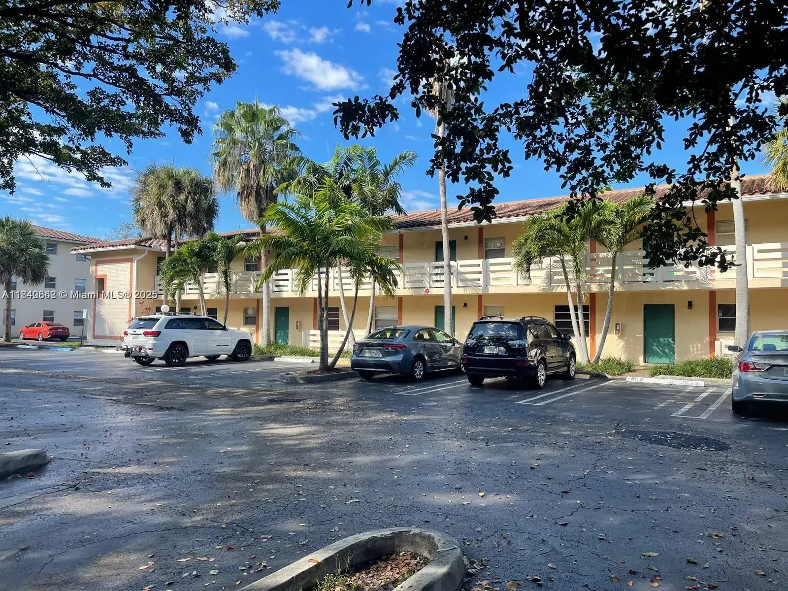 2 bedroom 2 bath Residential for sale at 3276 NW 102nd Ter, Coral Springs FL 33065