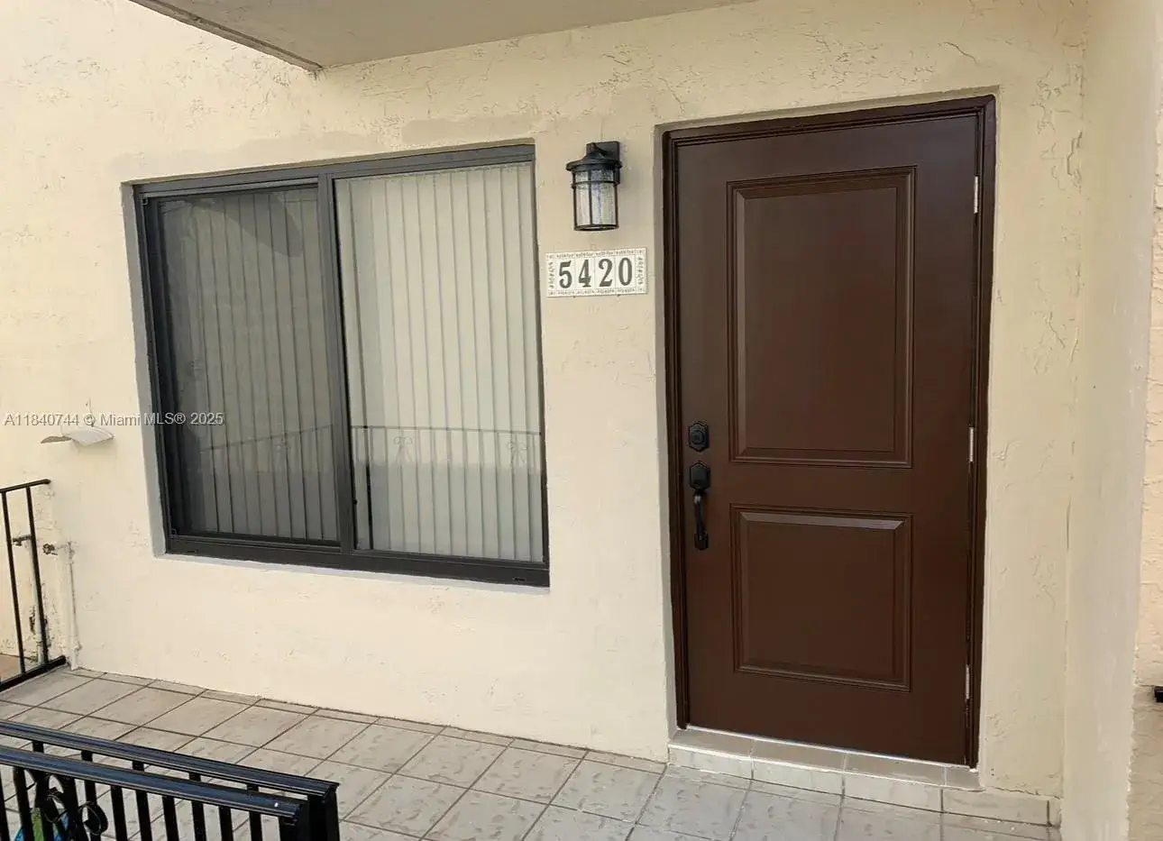 2 bedroom 1 bath Residential Lease for rent at 5420 W 26th Ave # 9, Hialeah FL 33016
