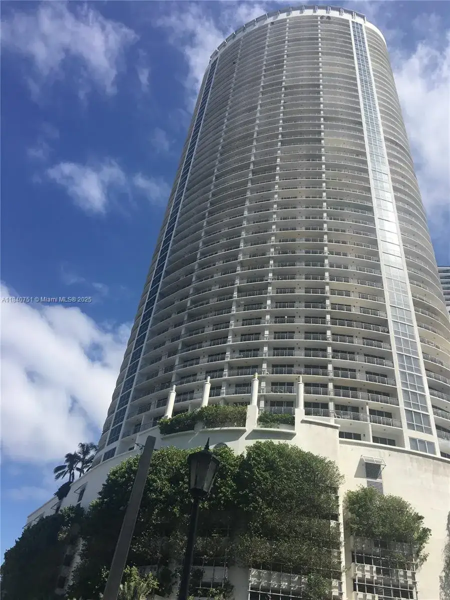 1 bath Residential Lease for rent at 1750 N Bayshore Dr # 2408, Miami FL 33132