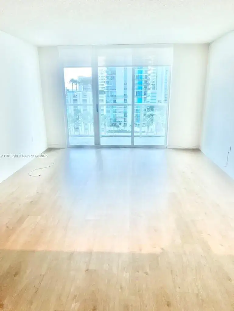 1 bedroom 1 bath Residential Lease for rent at 1155 BRICKELL BAY DR # 807, Miami FL 33131