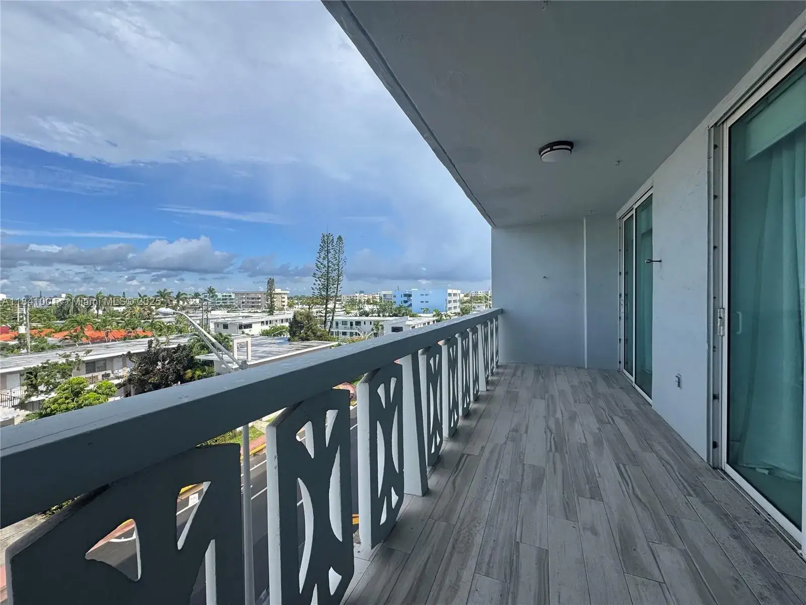 2 bedroom 2 bath Residential Lease for rent at 8233 Harding Ave # 508, Miami Beach FL 33141