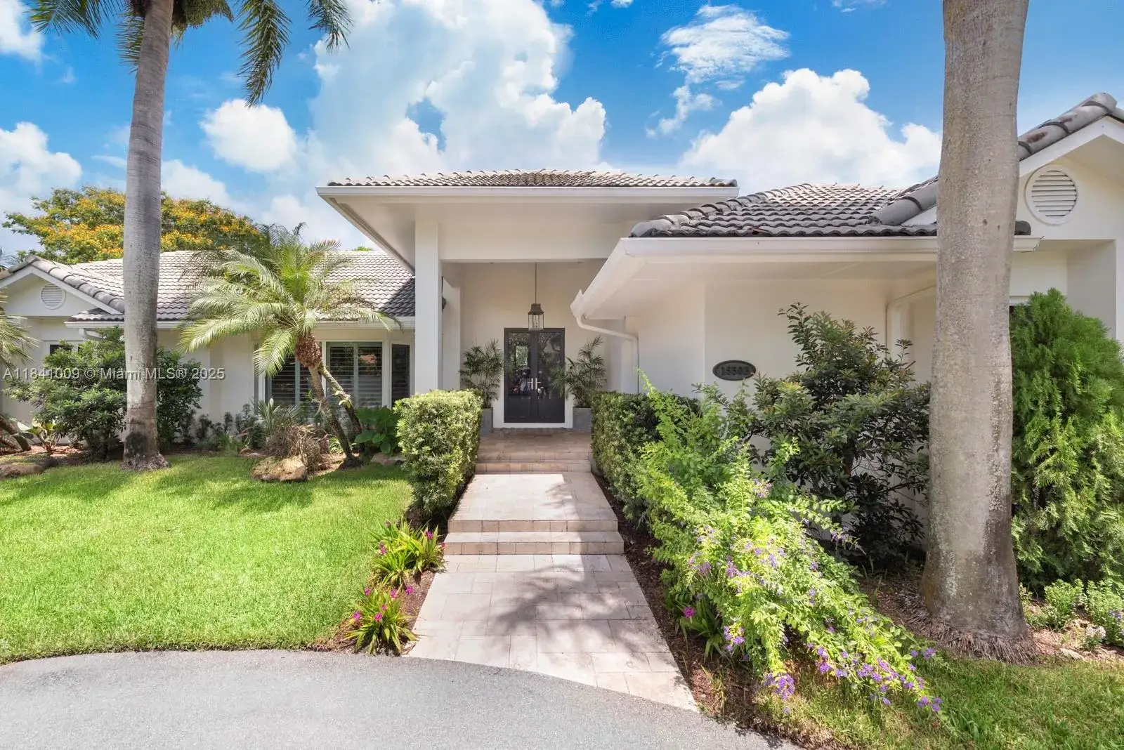 5 bedroom 5 bath Residential for sale at 15503 SW 74th Pl, Palmetto Bay FL 33157