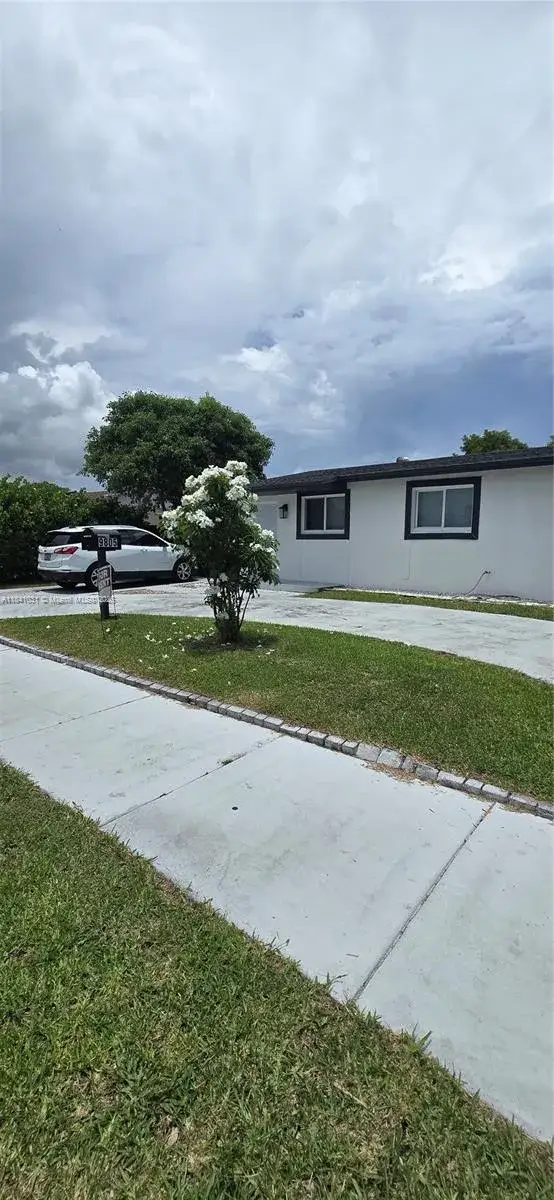 3 bedroom 1 bath Residential Lease for rent at 9805 Marlin Rd # 1, Cutler Bay FL 33157
