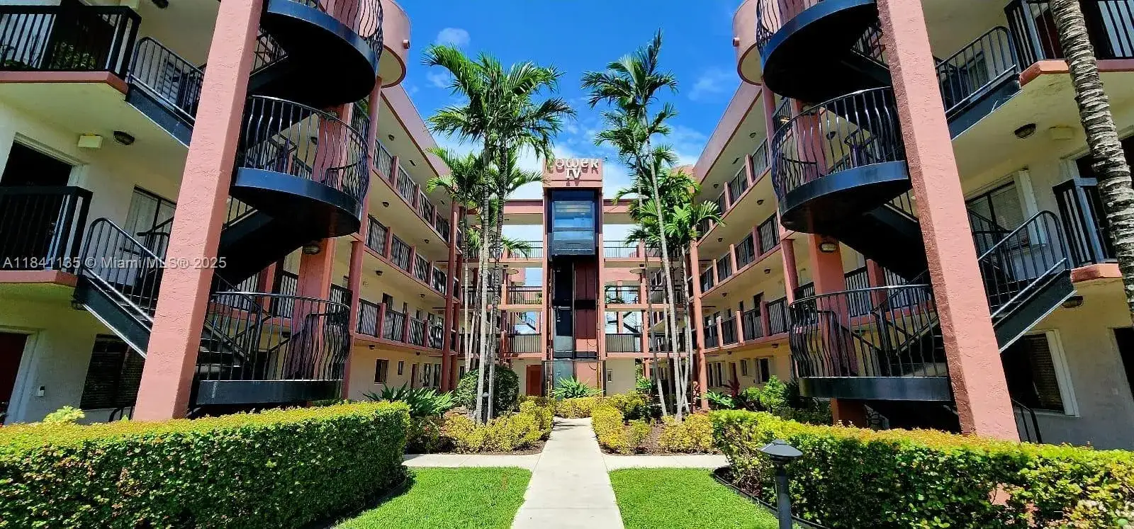 2 bedroom 2 bath Residential Lease for rent at 5440 W 21st Ct # 303, Hialeah FL 33016