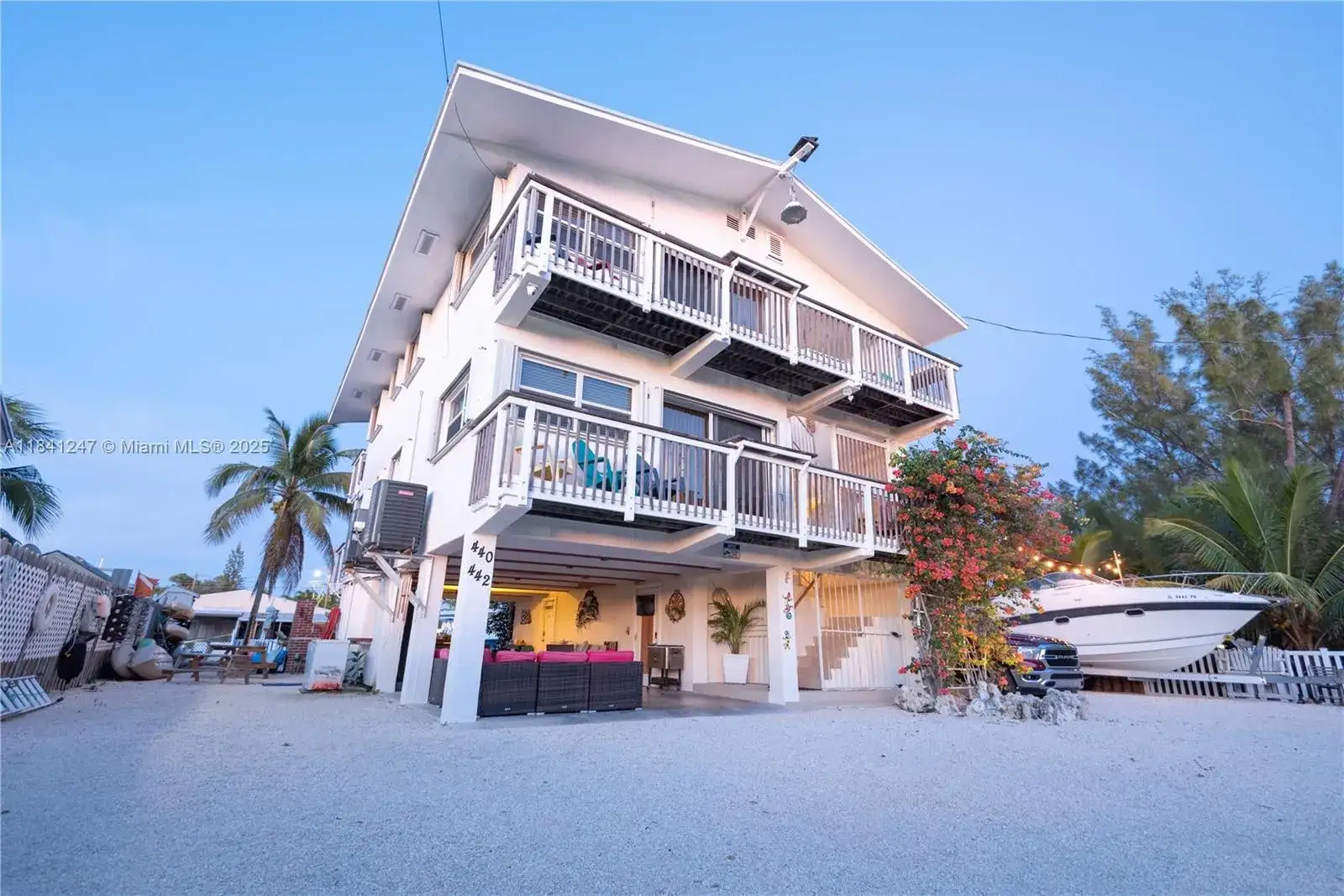 6 bedroom 4 bath Residential for sale at 442 48th Street Ocean, Marathon FL 33050