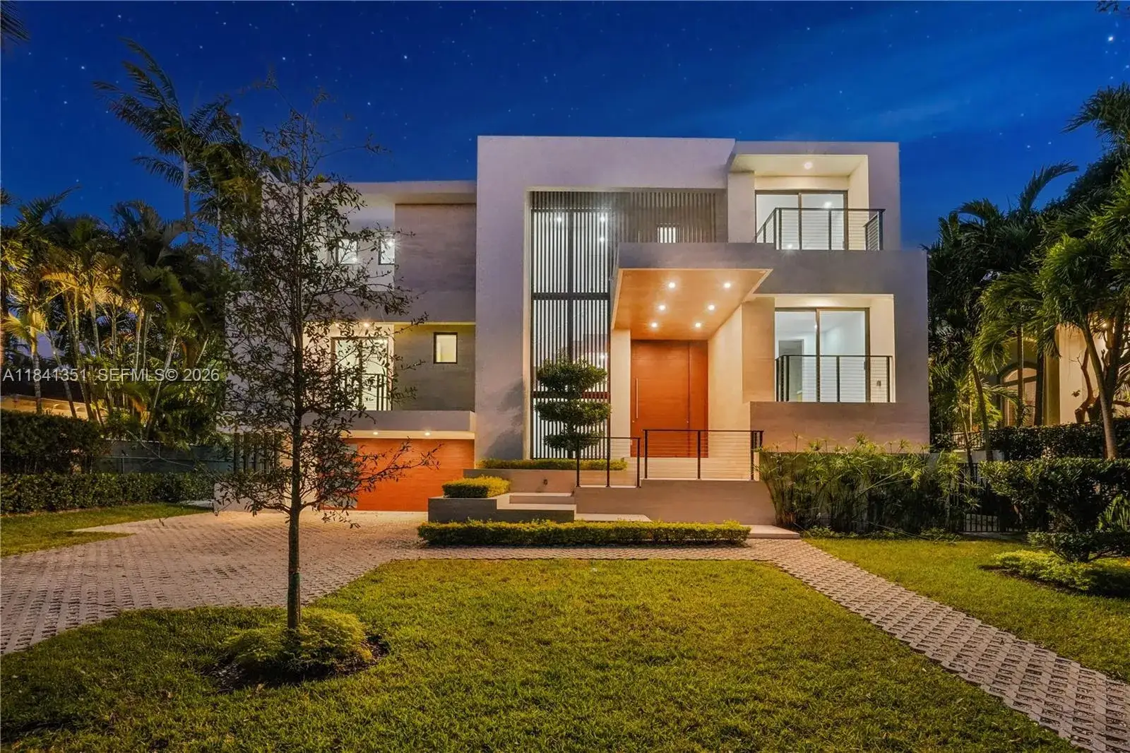 6 bedroom 5 bath Residential for sale at 285 Woodcrest Rd, Key Biscayne FL 33149
