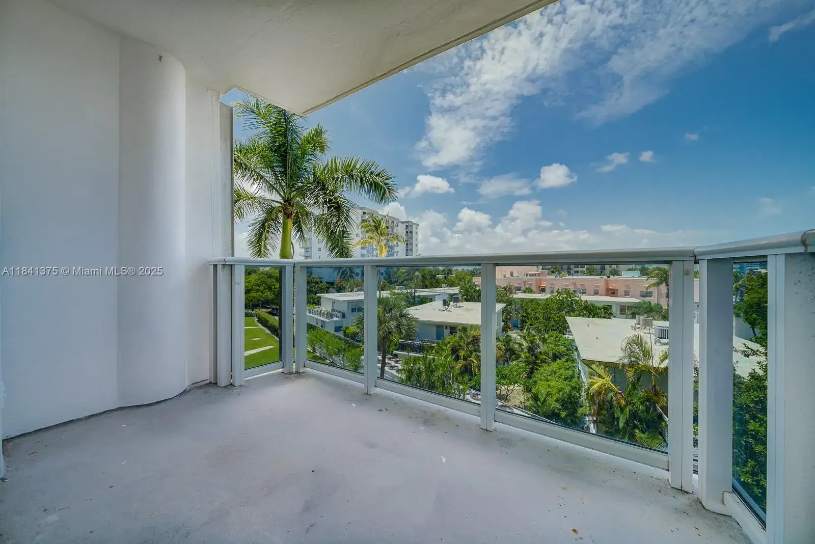 2 bedroom 2 bath Residential for sale at 900 Bay Dr # 303, Miami Beach FL 33141