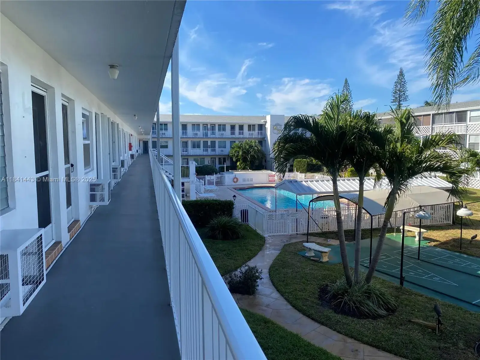 2 bedroom 1 bath Residential for sale at 15600 NE 6th Ave # 29A, Miami FL 33162