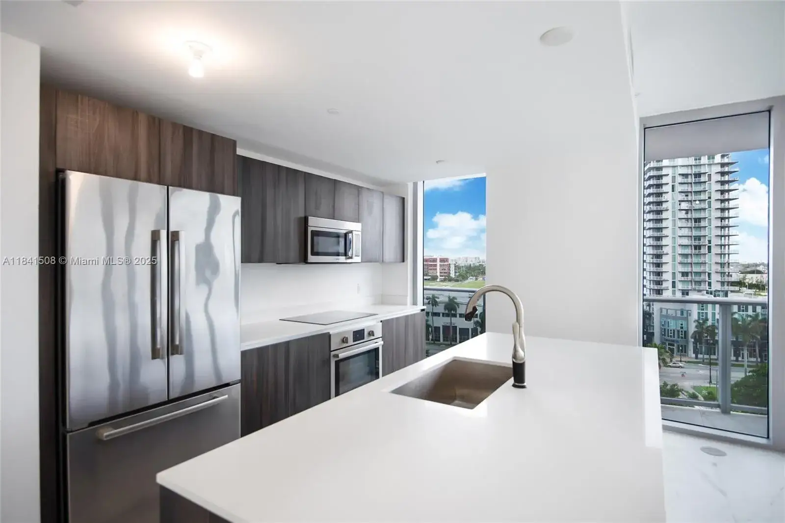 3 bedroom 3 bath Residential Lease for rent at 488 NE 18th St # 900, Miami FL 33132