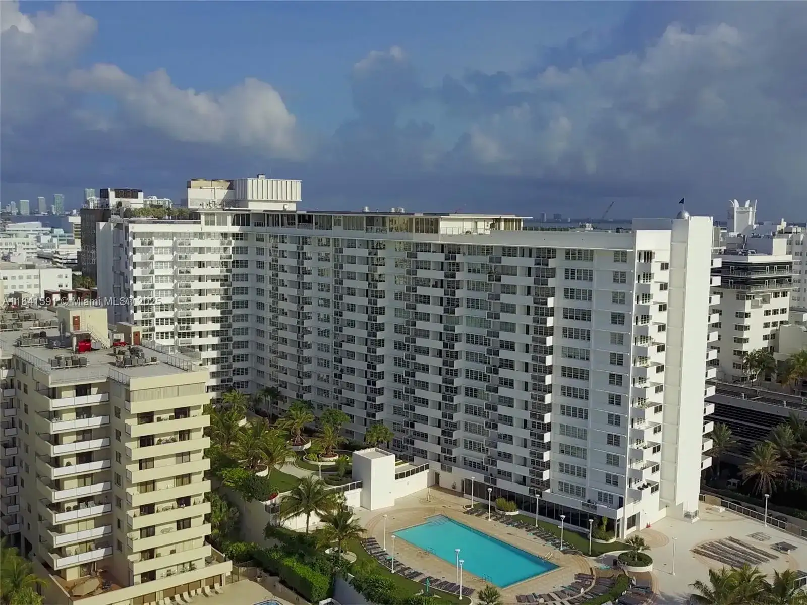 1 bath Residential Lease for rent at 100 Lincoln Rd # 1601, Miami Beach FL 33139