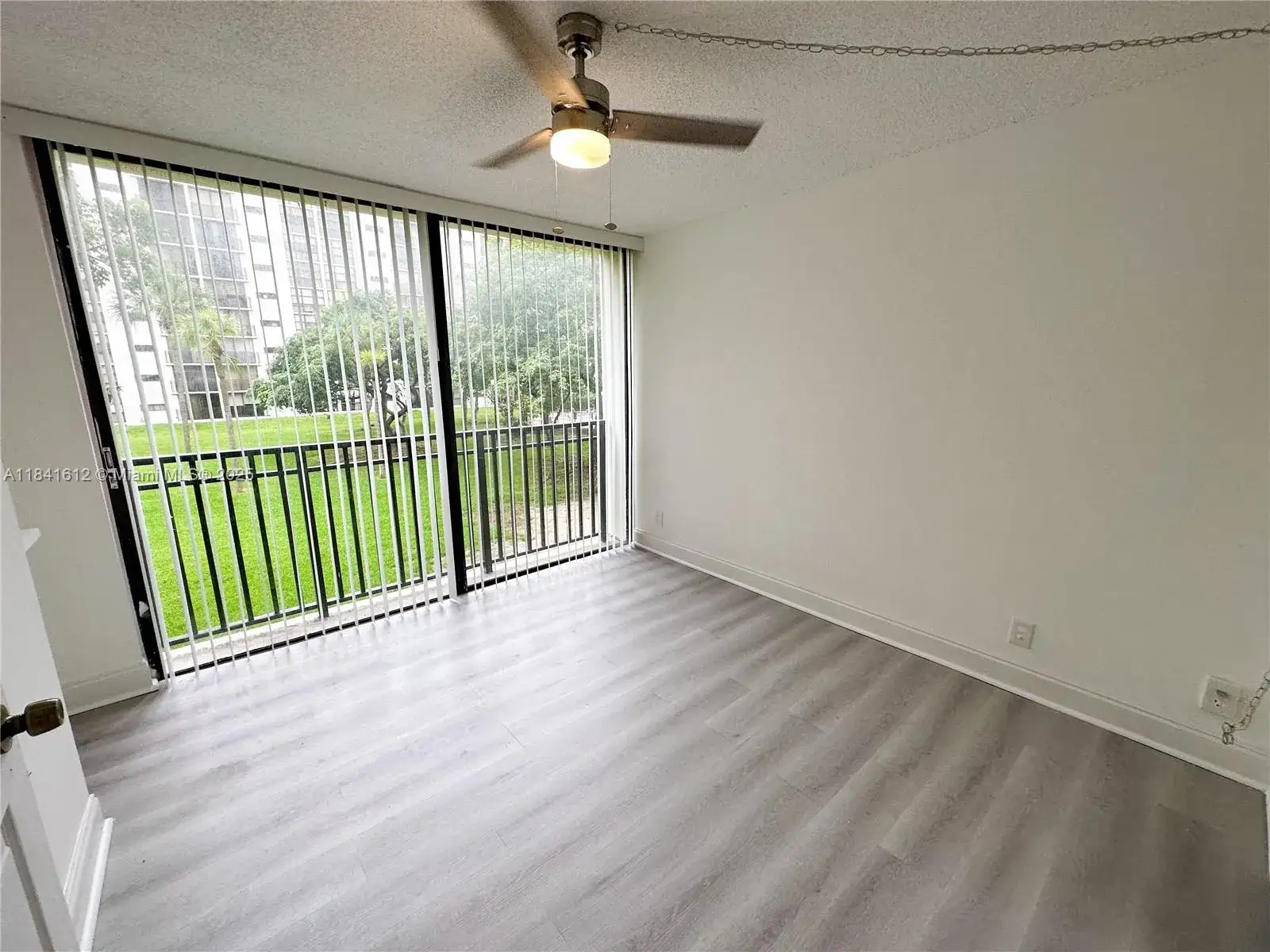 2 bedroom 1 bath Residential for sale at 17011 N Bay Rd # 216, Sunny Isles Beach FL 33160