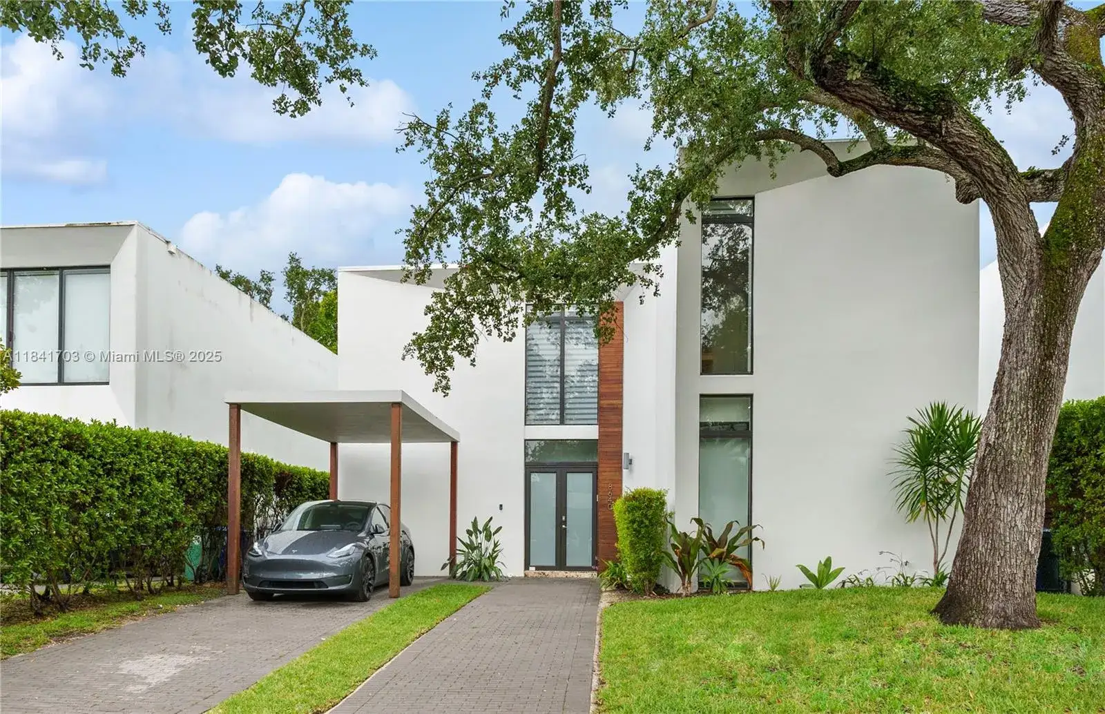 4 bedroom 3 bath Residential Lease for rent at 8640 Arboretum Ln, Miami FL 33138