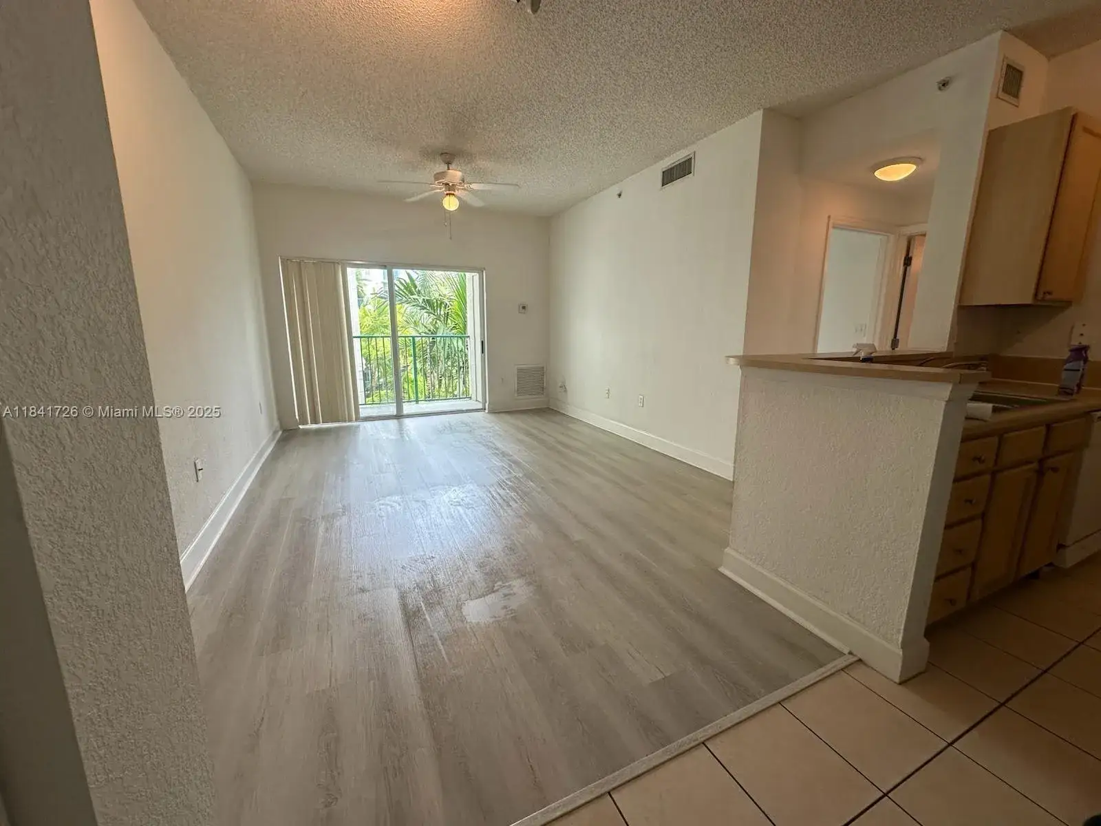 1 bedroom 1 bath Residential Lease for rent at 6001 SW 70th St # 421, South Miami FL 33143